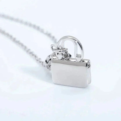 [Luna Brilliance]AMULETTE PEDANT SILVER NECKLACE