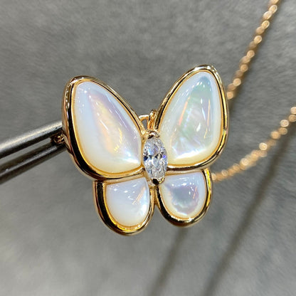 [Luna Brilliance]BUTTERFLY MOP DIAMOND NECKLACE